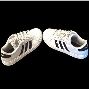 Adidas Tennis Shoes 3 Like New